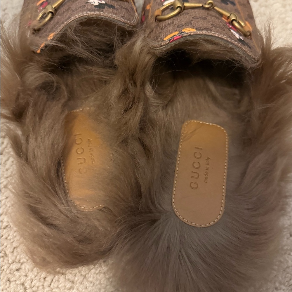 Gucci x Disney Loafer Mules - Picture 2 of 4